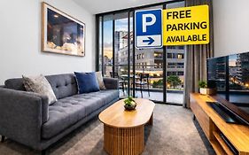 Southbank 2Br Apt Next To Crown Casino, Parking, Pool & Views